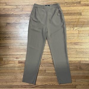 LULU’S Tan Pleated Trouser Pants High Rise Tapered Side Zip Women’s Size M